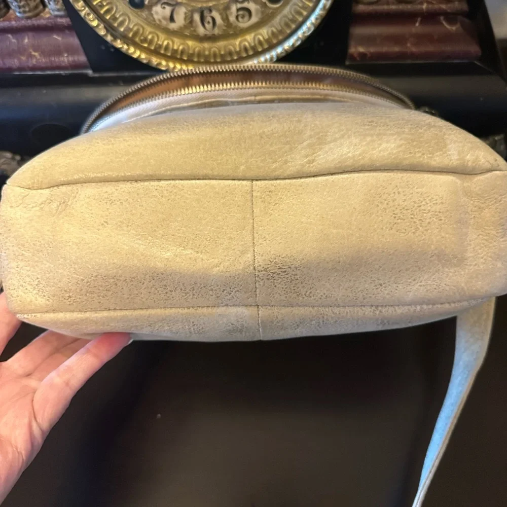 HOBO Cream Crossbody Bag - Picture 3 of 11
